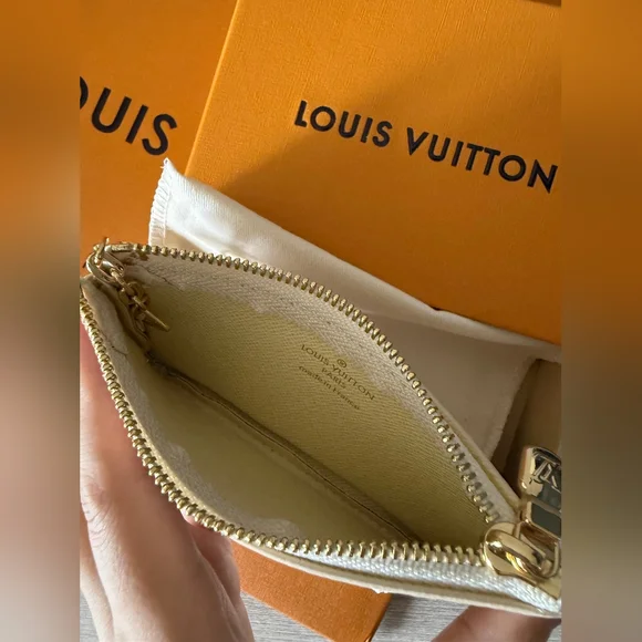 Louis Vuitton Damier Azur Key Pouch - Picture 12 of 13